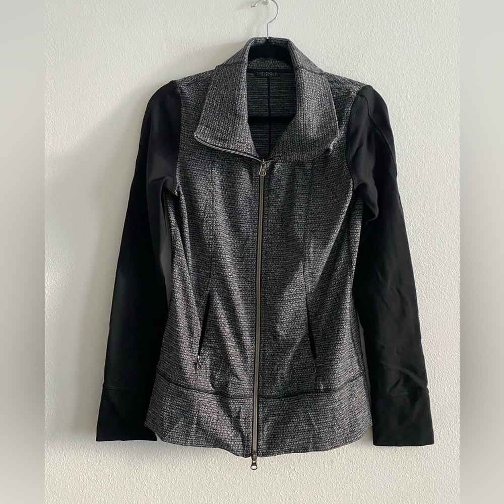 Lululemon Daily Yoga Jacket 8 Coco Pique Black
